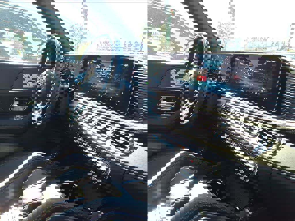 Used 2023 Mercedes-Benz GLS 450 4MATIC image 23