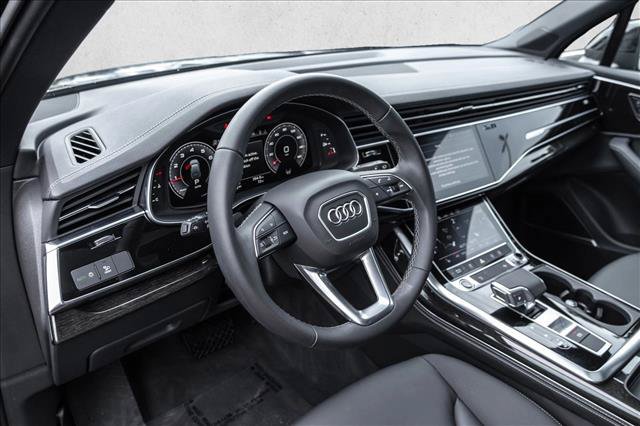 Used 2025 Audi Q7 2.0T Premium Plus w/ Premium Plus Package AWD/4WD image 10
