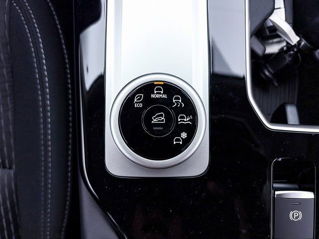 New 2025 Mitsubishi Outlander ES image 19