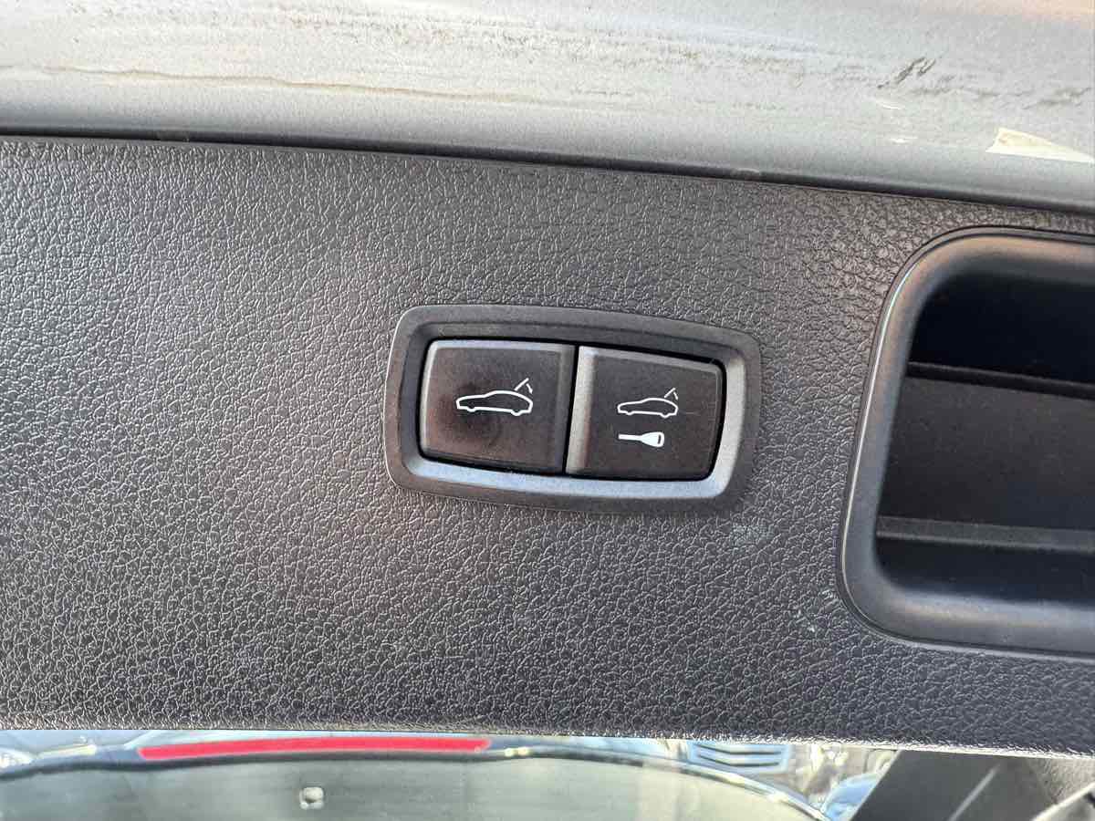 Used 2017 Porsche Macan GTS AWD/4WD image 52