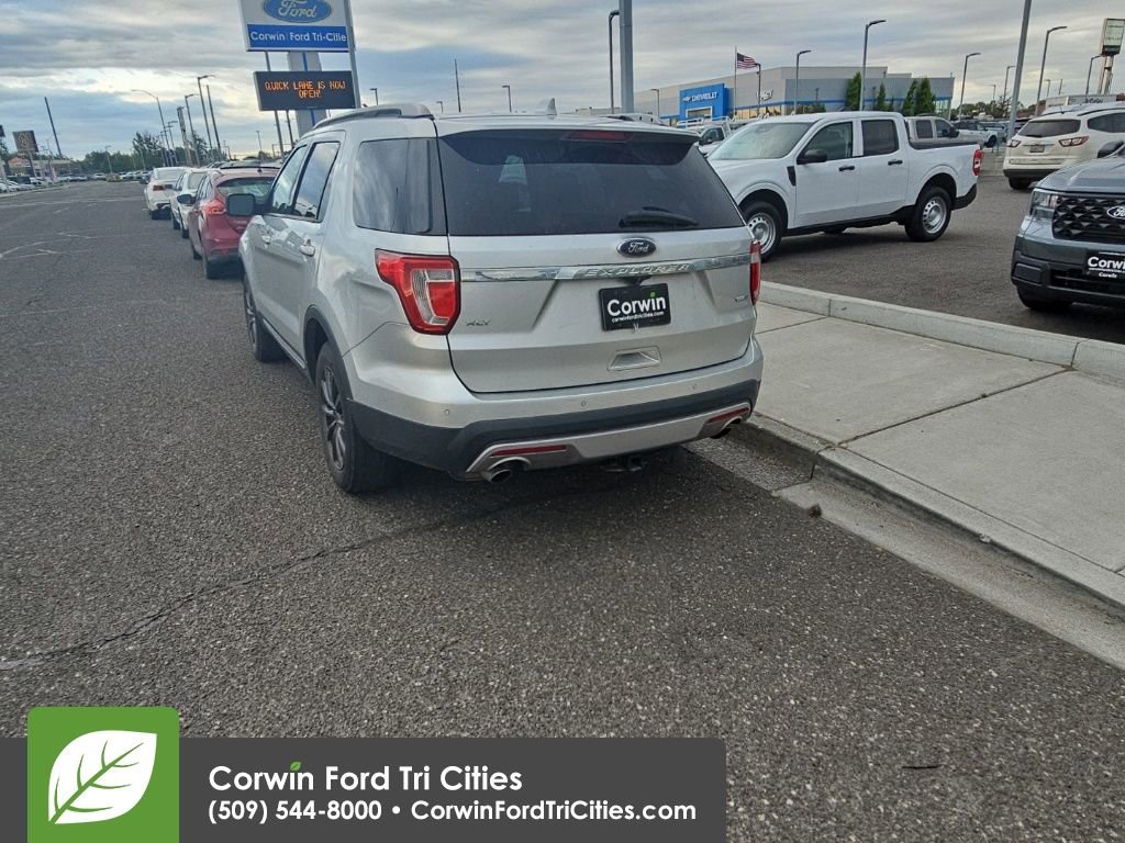 Used 2016 Ford Explorer XLT w/ Equipment Group 202A AWD/4WD image 9
