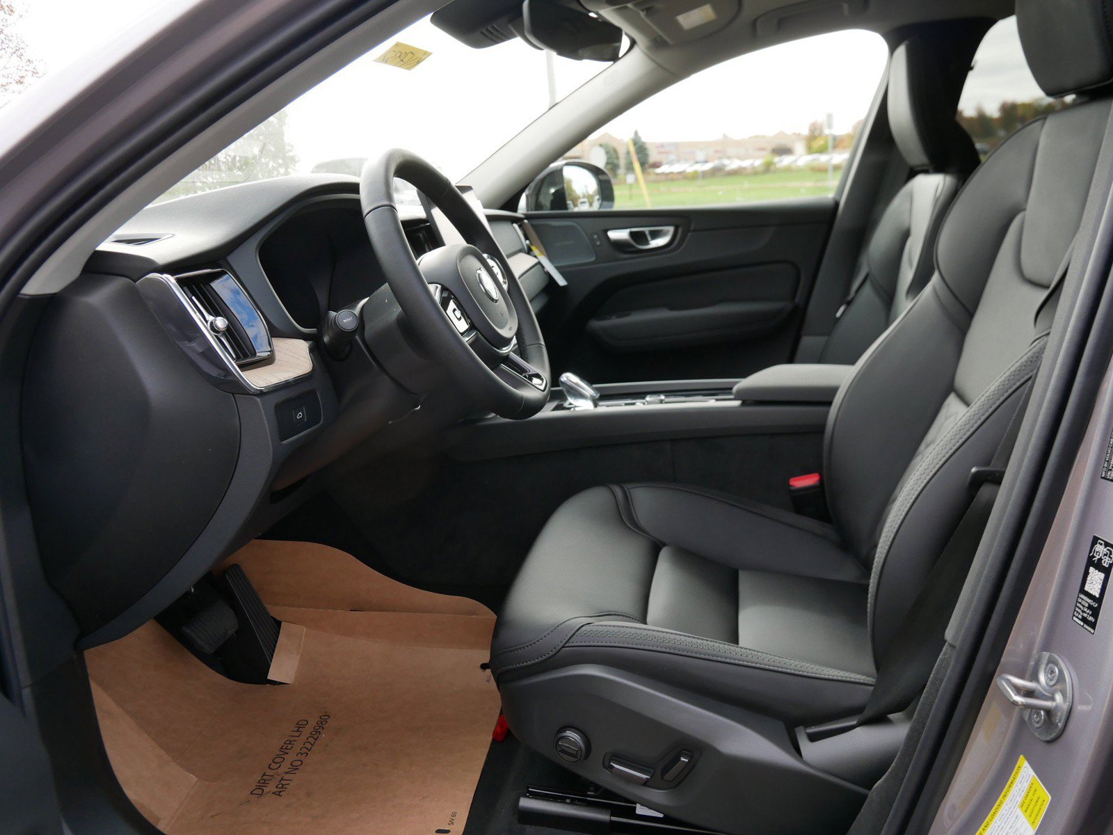 New 2027 Volvo XC60 B5 Plus AWD/4WD image 5
