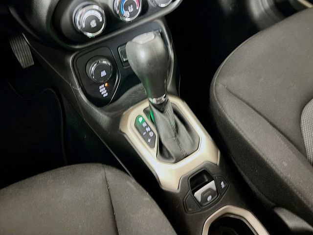 Used 2016 Jeep Renegade Latitude image 21