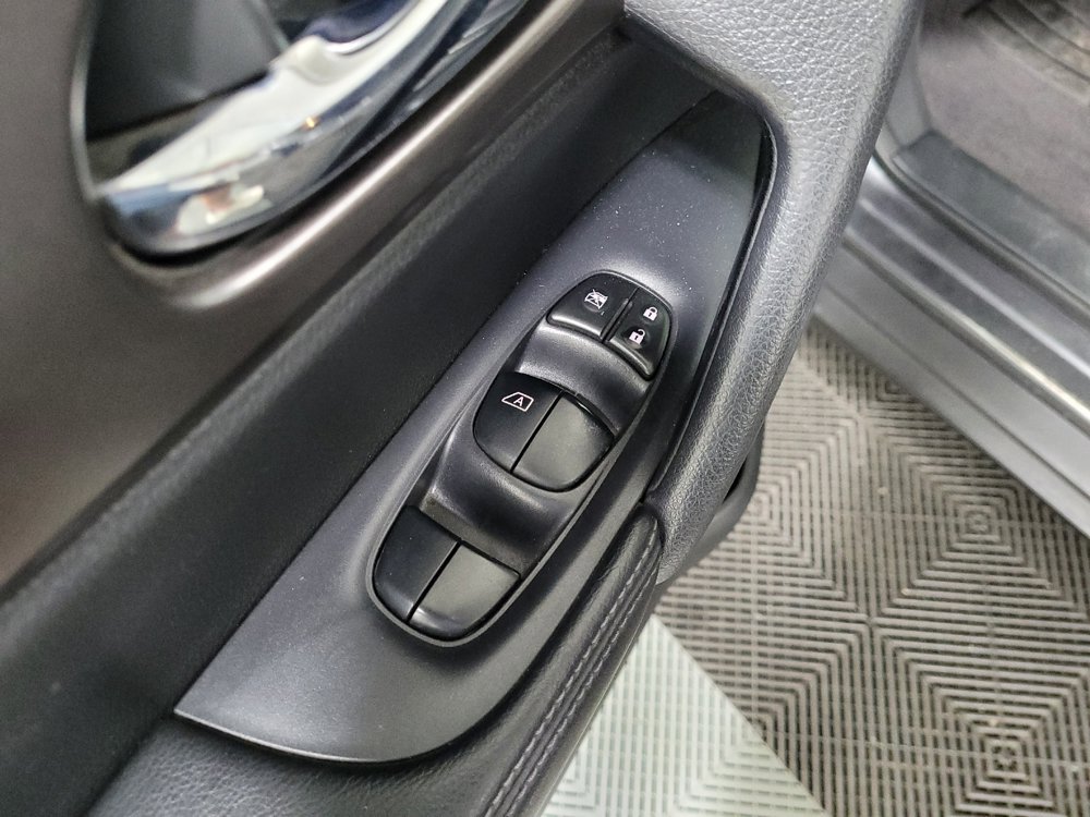 Used 2014 Nissan Rogue SV AWD/4WD image 27