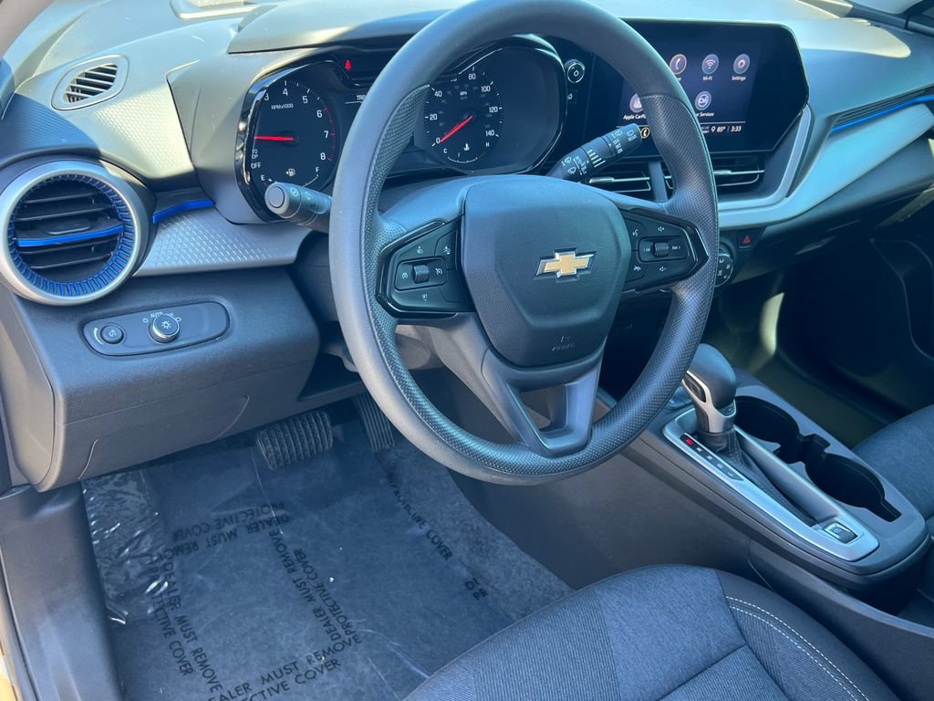 Used 2024 Chevrolet Trax LS w/ LS Convenience Package FWD image 19