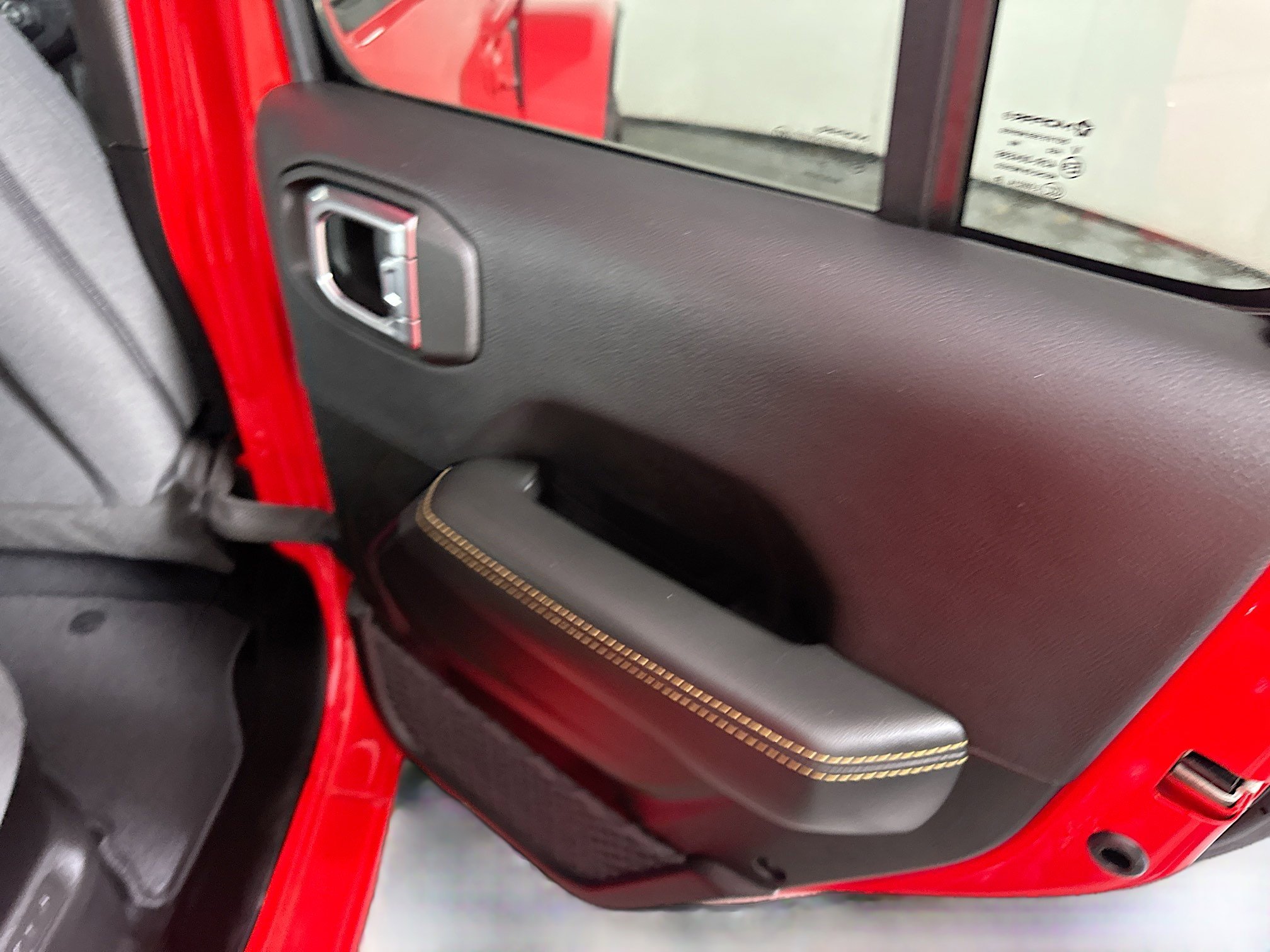 Used 2025 Jeep Wrangler Sahara w/ Safety Group image 28