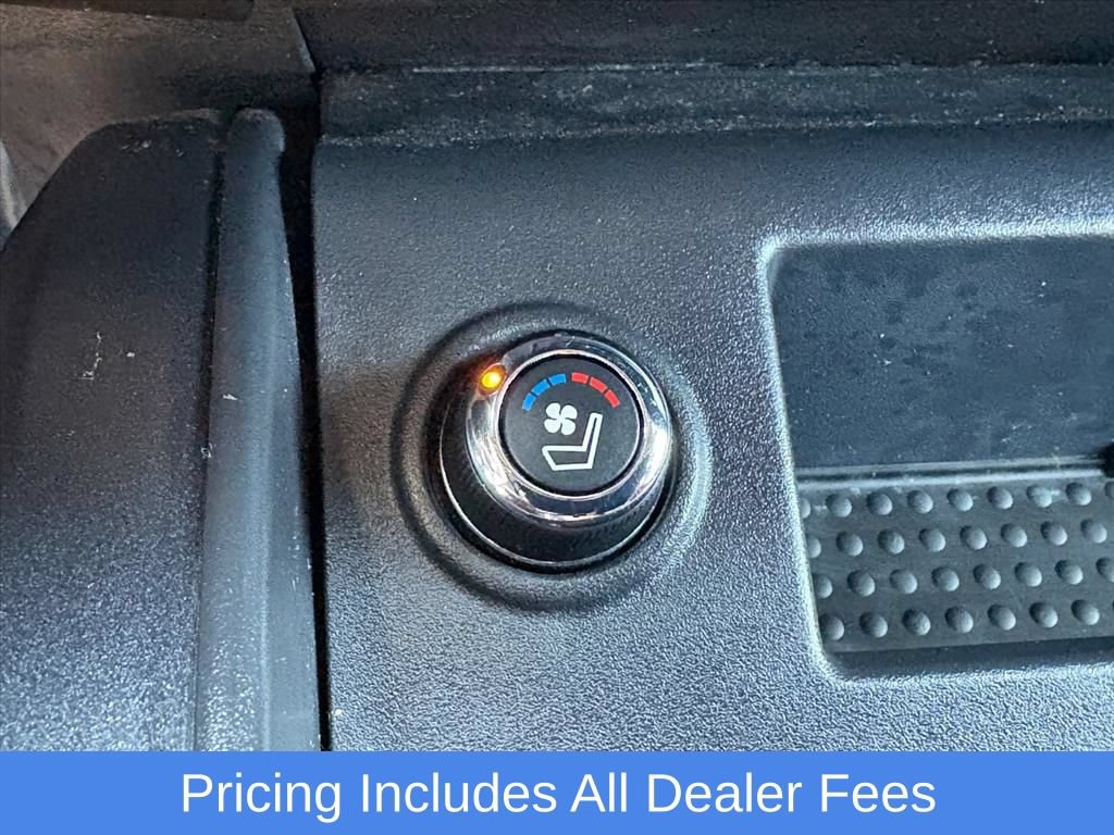 Used 2021 Nissan Titan PRO-4X w/ Pro-4x Convenience Package AWD/4WD image 16