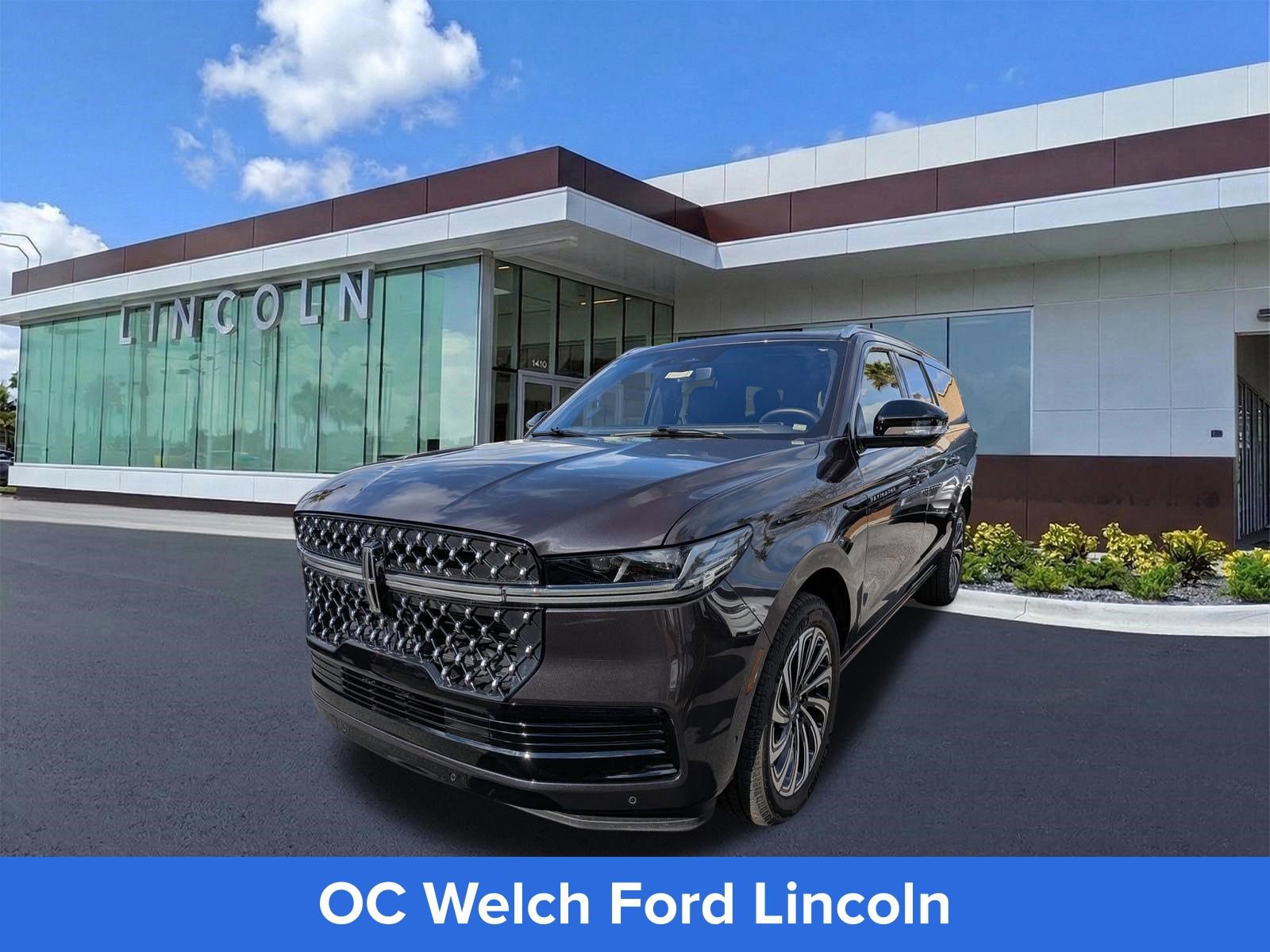 Certified 2025 Lincoln Navigator L Black Label AWD/4WD image 9