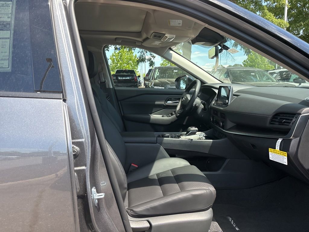 New 2026 Nissan Rogue SV AWD/4WD image 18