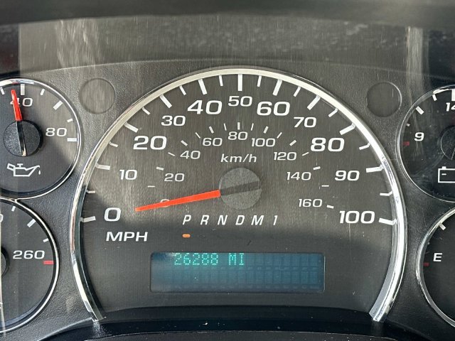 Used 2018 Chevrolet Express 2500 w/ Driver Convenience Package RWD image 24