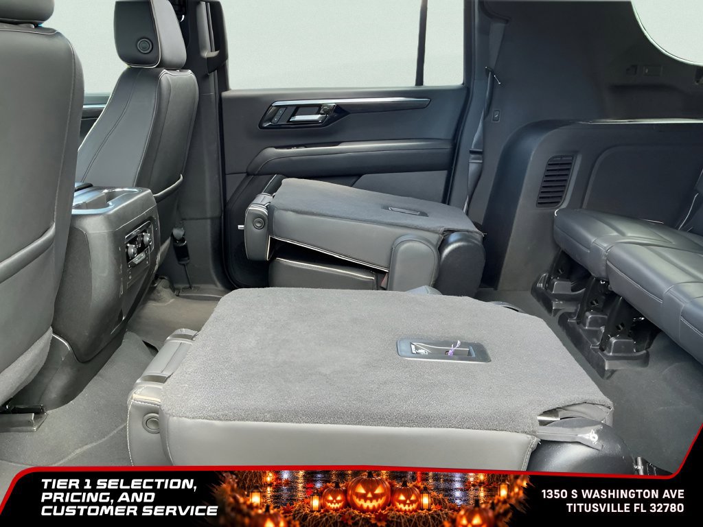 Used 2025 Chevrolet Suburban Premier RWD image 25