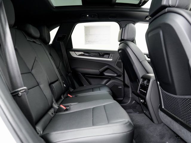 New 2026 Porsche Cayenne image 24
