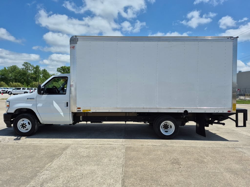 Used 2024 Ford E-350 and Econoline 350 Super Duty w/ Power Windows & Locks Group RWD image 4