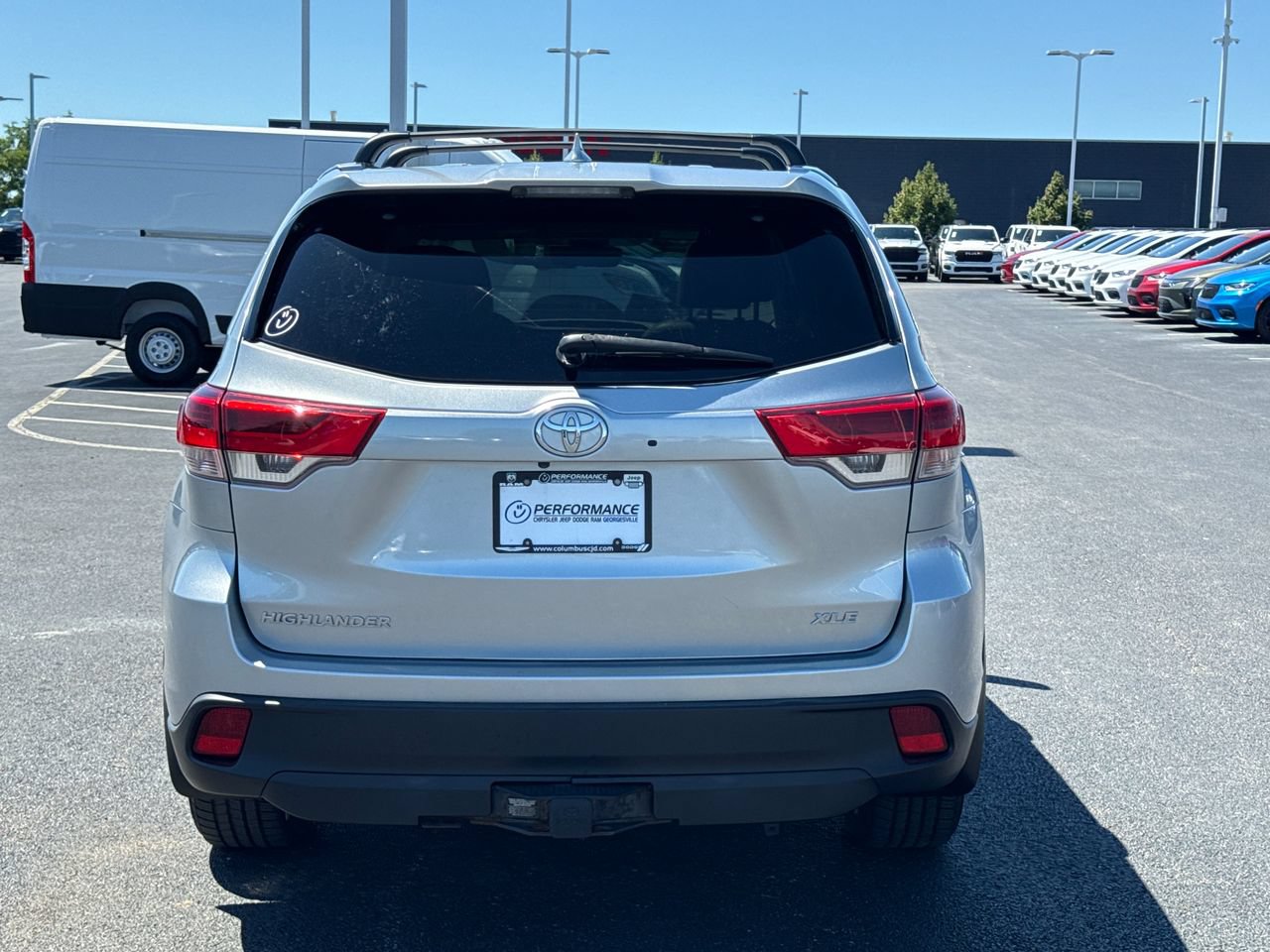 Used 2019 Toyota Highlander XLE FWD image 4