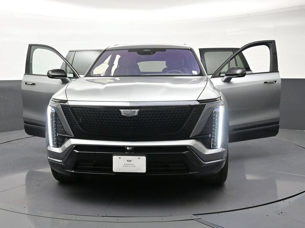 Used 2026 Cadillac Vistiq Luxury w/ LPO, Floor Liner Package AWD/4WD image 37