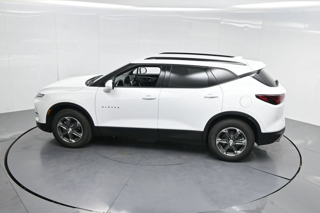 New 2025 Chevrolet Blazer LT w/ Convenience Package FWD image 64