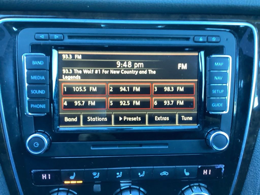 Used 2015 Volkswagen Passat 1.8T SEL Premium image 21