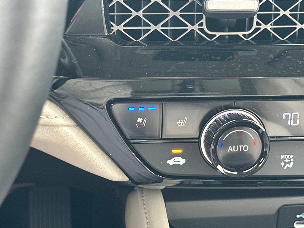 Used 2025 Honda Accord Touring image 6