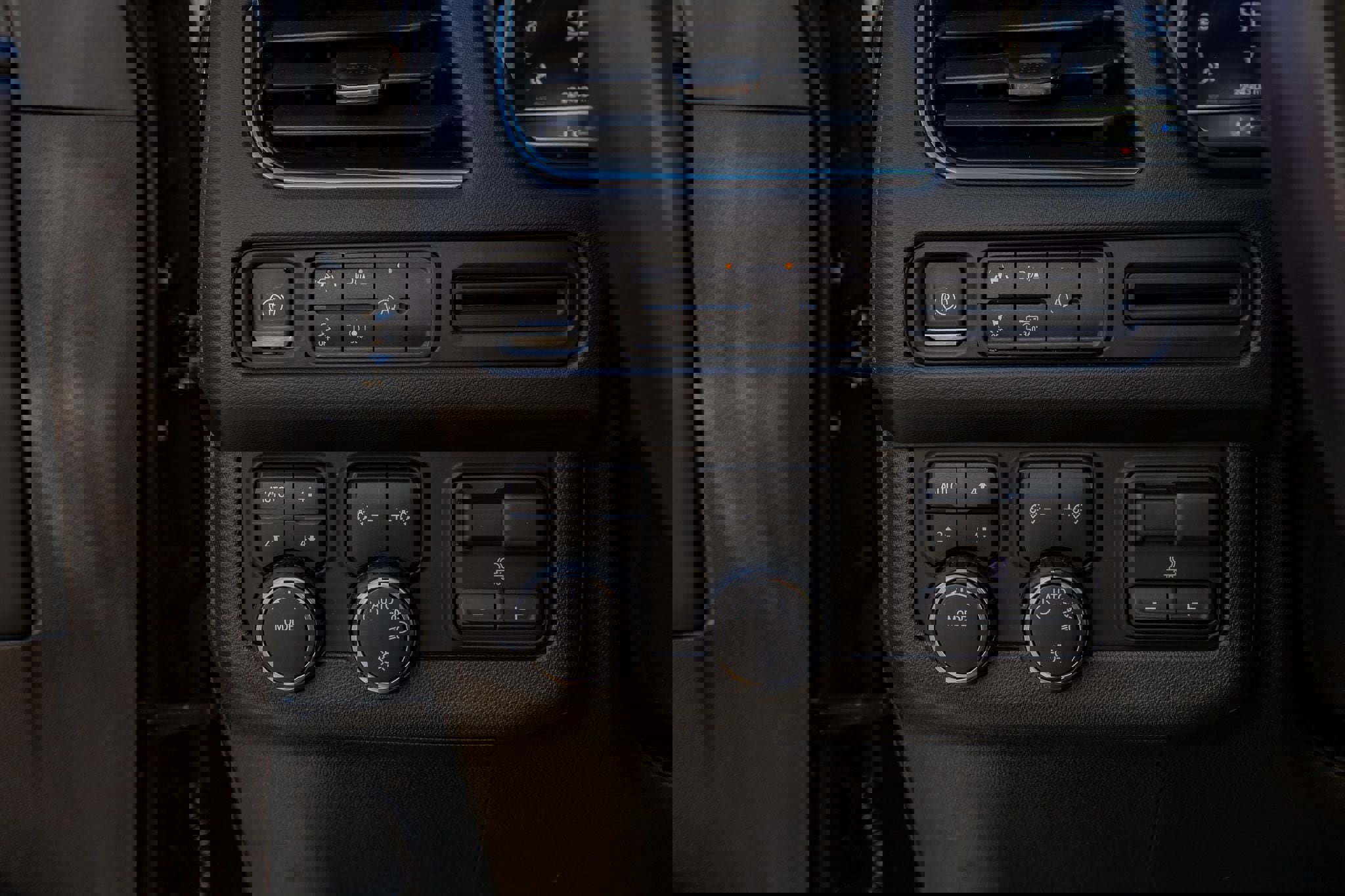 Used 2023 Chevrolet Suburban RST w/ Sport Performance Package image 21