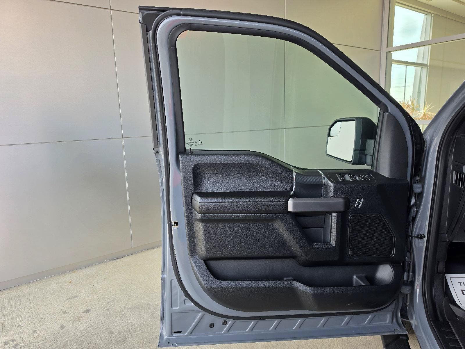 Used 2020 Ford F150 XLT w/ Equipment Group 302A Luxury AWD/4WD image 18