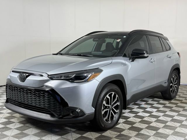 Used 2024 Toyota Corolla Cross SE w/ Moonroof Package image 2