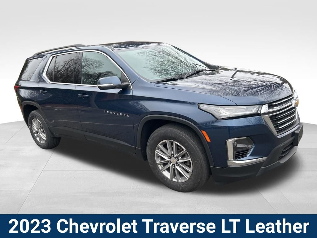 Certified 2023 Chevrolet Traverse LT image 1