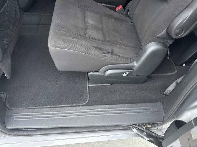 Used 2018 Dodge Grand Caravan SE image 28