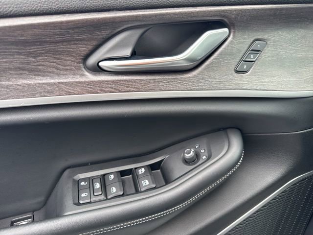 Used 2022 Jeep Grand Cherokee Limited image 14