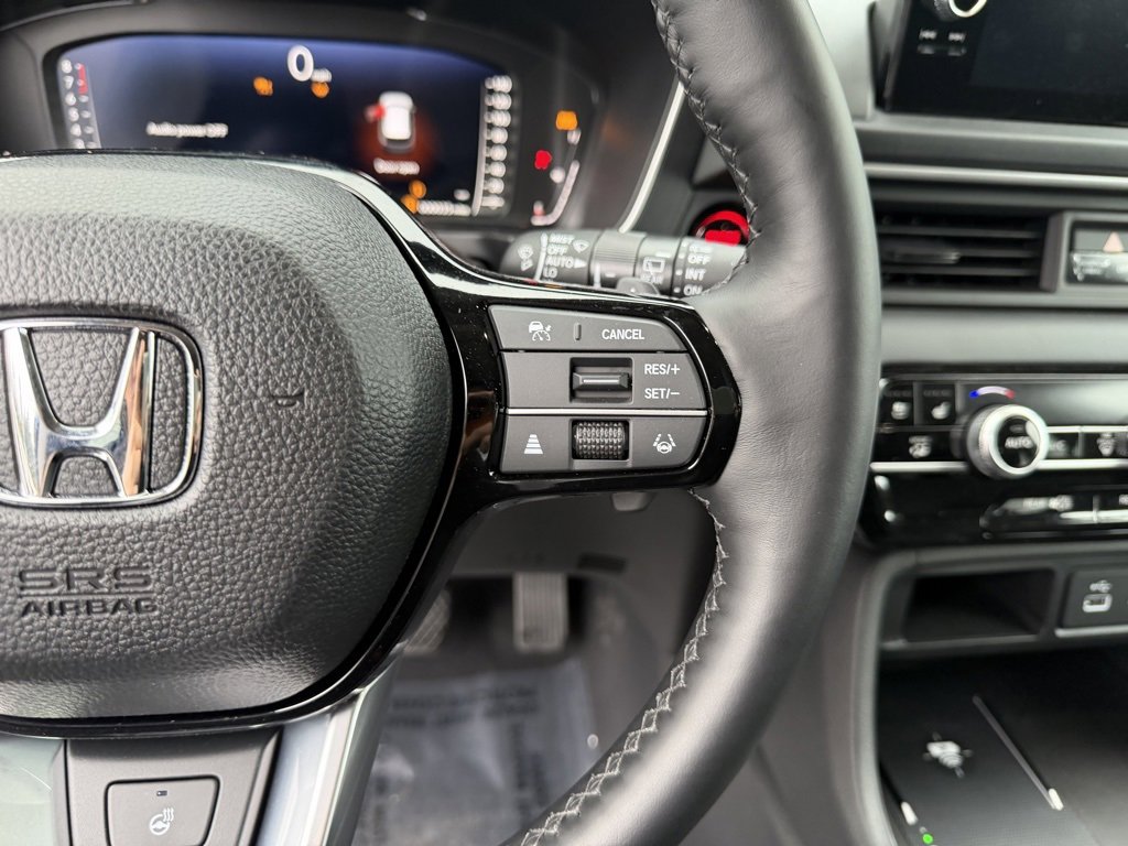 Used 2025 Honda Pilot Elite image 18