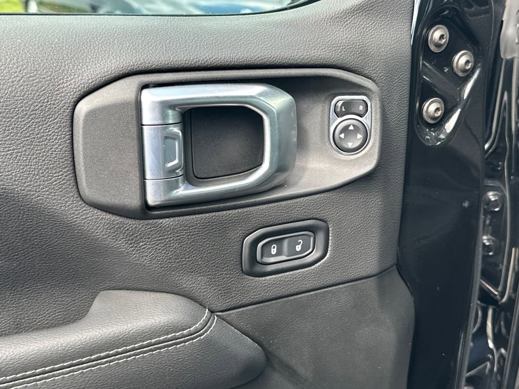Used 2023 Jeep Wrangler Unlimited Sahara w/ Cold Weather Group AWD/4WD image 16