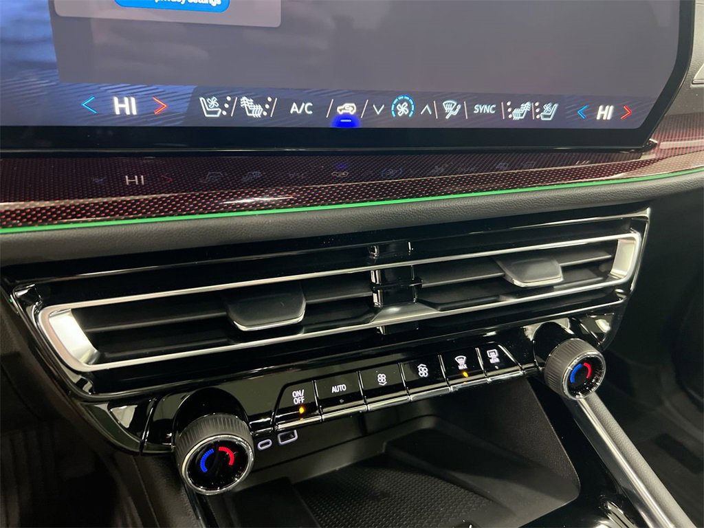 New 2026 Chevrolet Traverse RS w/ LPO, Floor Liner Package image 16