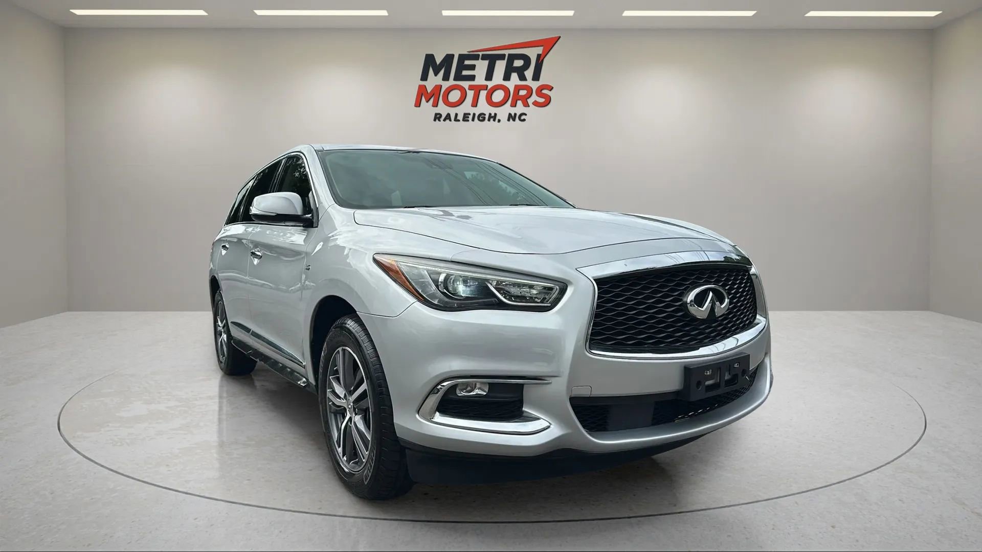 Used 2019 INFINITI QX60 Pure image 3