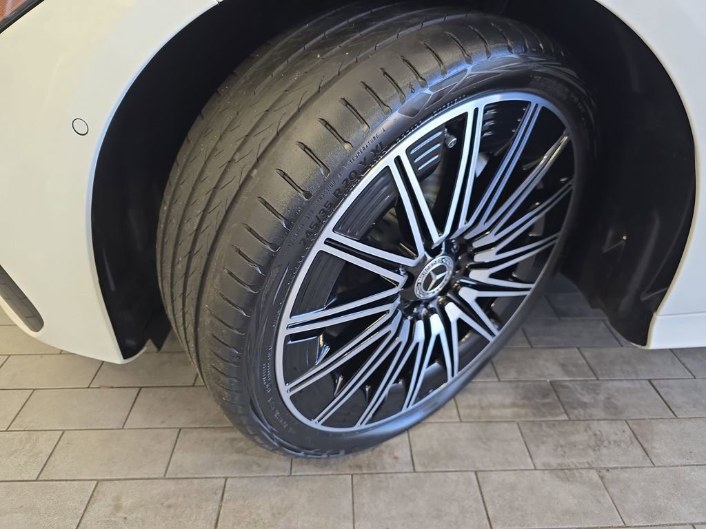 Certified 2025 Mercedes-Benz CLE 300 4MATIC Coupe image 37