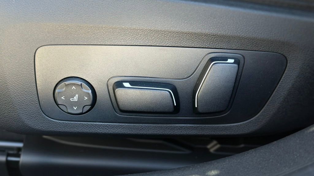 New 2026 BMW 330i xDrive Sedan w/ Premium Package image 16