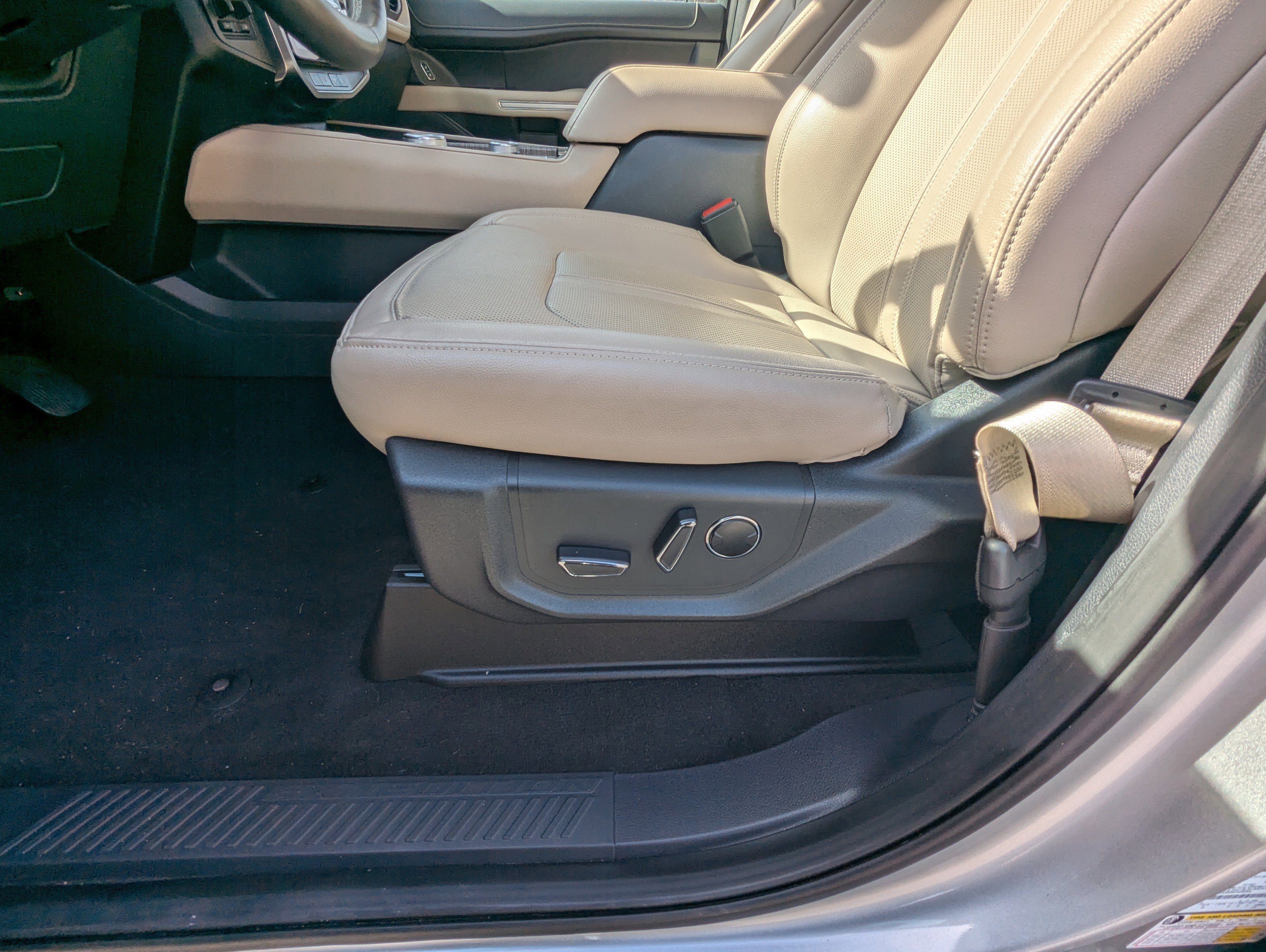 Used 2024 Ford Expedition Limited image 20