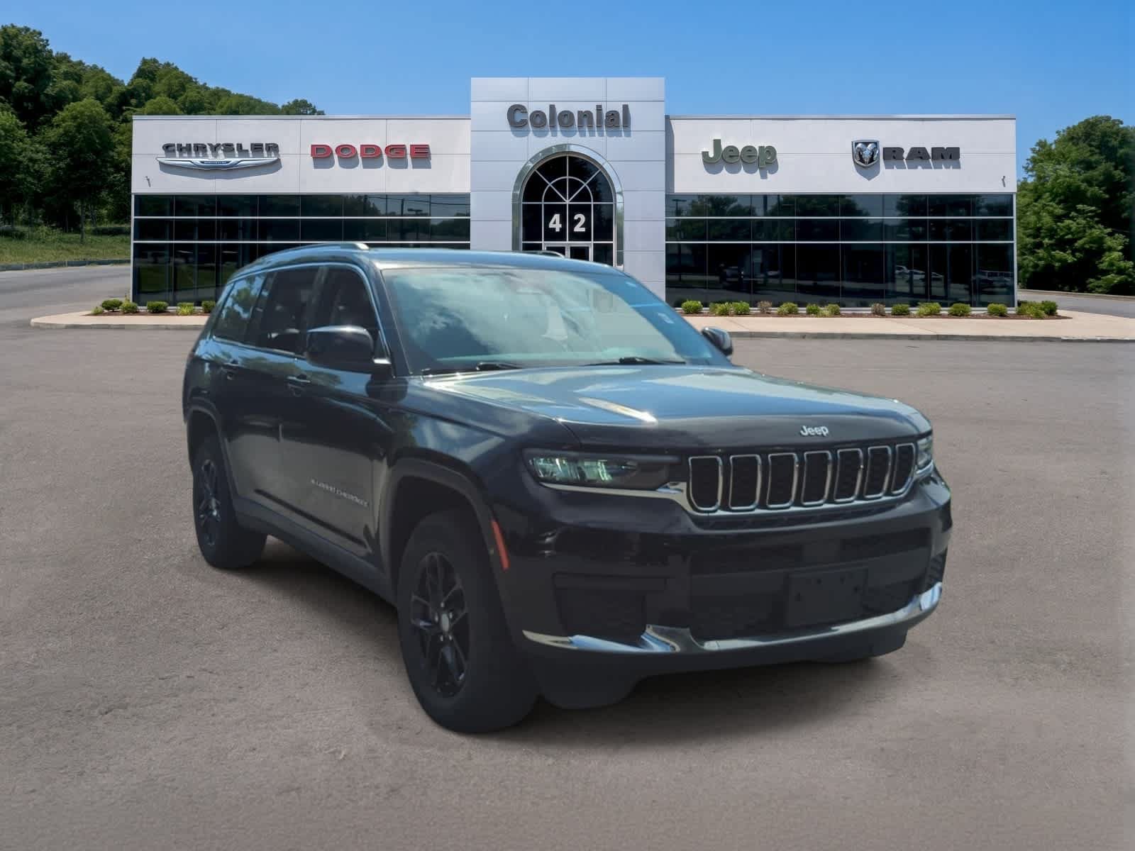 Used 2023 Jeep Grand Cherokee L Laredo AWD/4WD image 36
