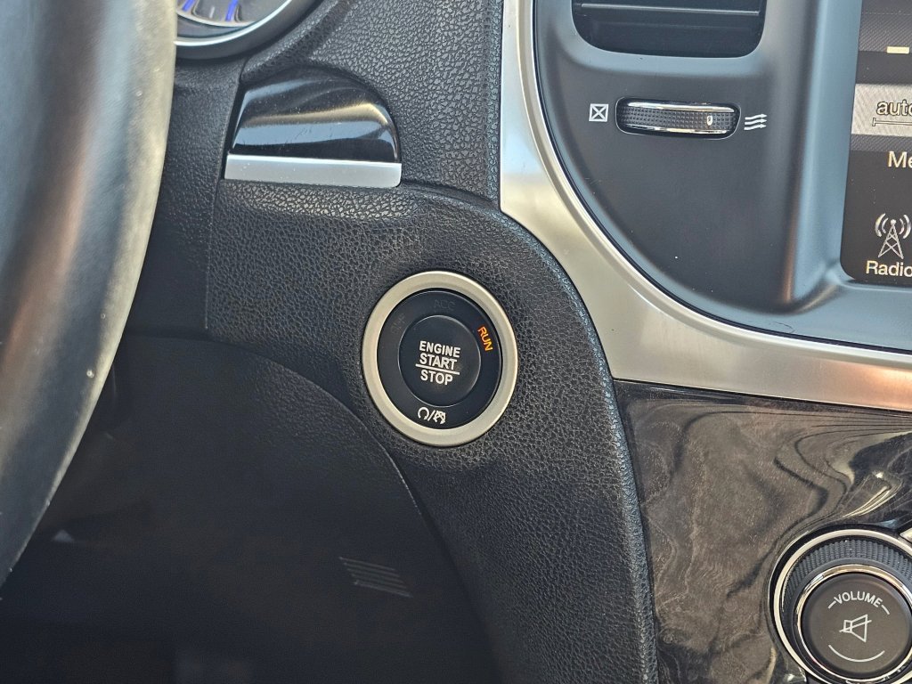 Used 2016 Chrysler 300 C image 10