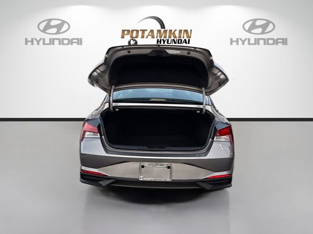 Used 2023 Hyundai Elantra SE FWD image 24