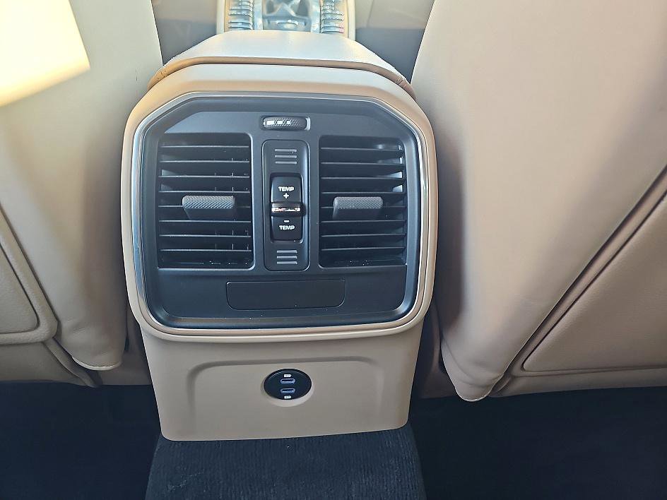 Used 2021 Porsche Macan image 34