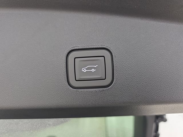 New 2026 Cadillac Lyriq Luxury w/ LPO, Floor Liner Package AWD/4WD image 33