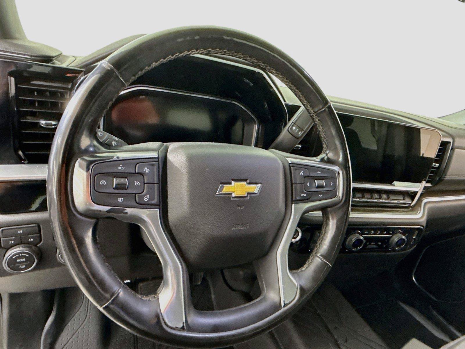 Used 2026 Chevrolet Silverado 2500 LT w/ Convenience Package AWD/4WD image 5