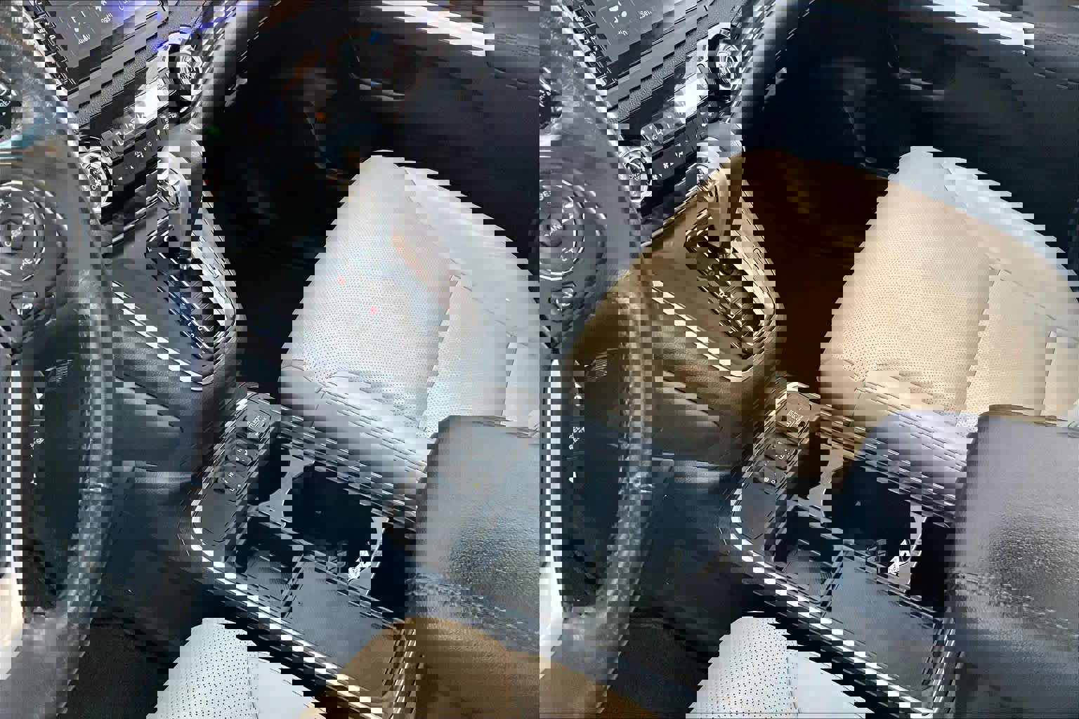 Used 2016 Honda CR-V Touring image 17