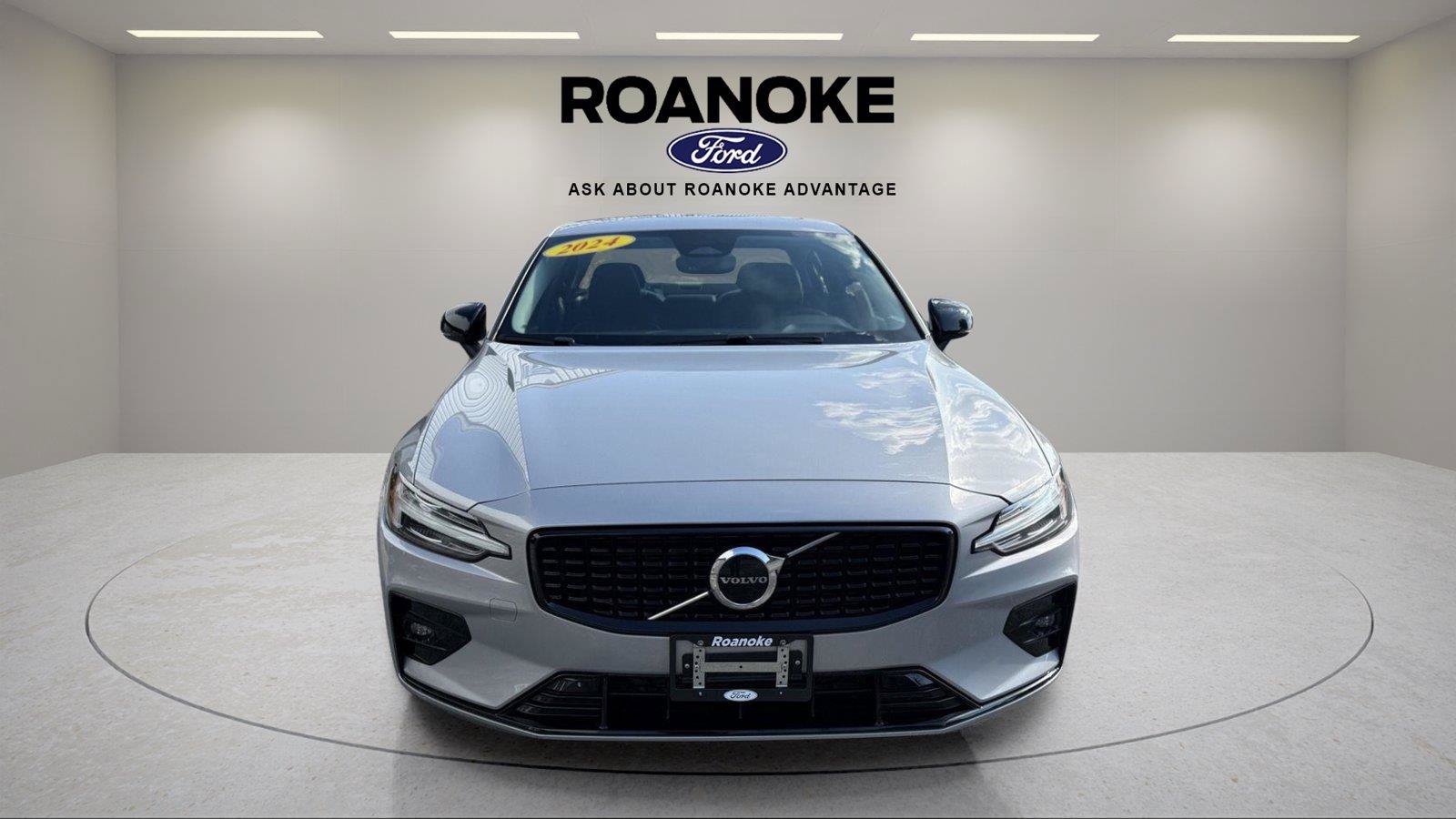 Used 2024 Volvo S60 B5 Core FWD image 13
