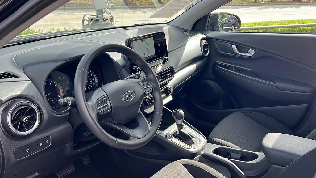 Used 2023 Hyundai Kona SEL w/ Convenience Package image 2