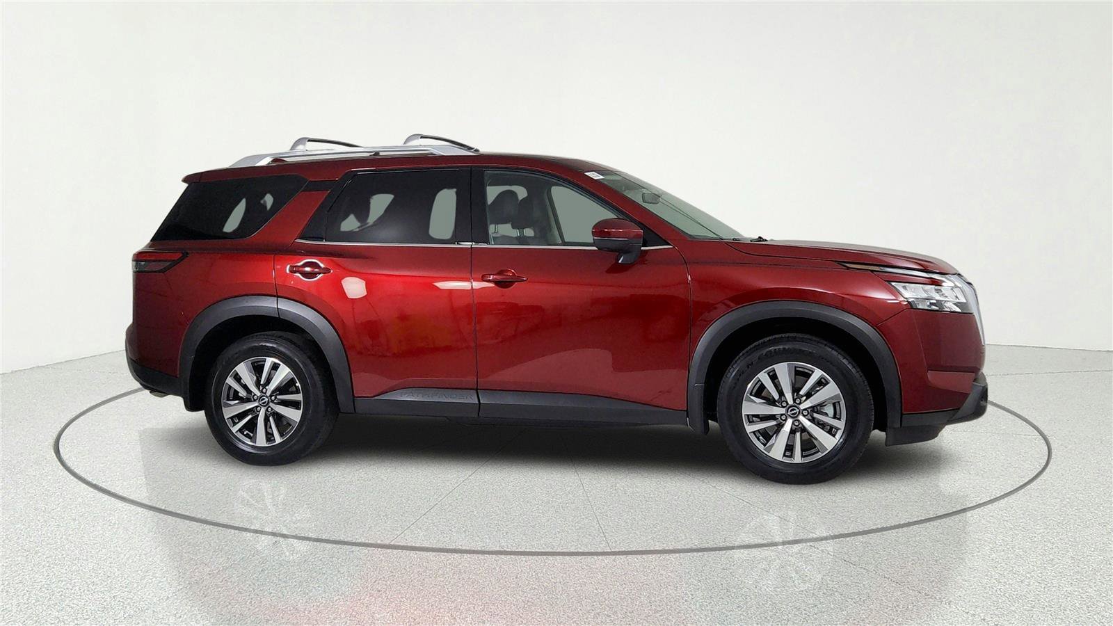 Used 2023 Nissan Pathfinder SL AWD/4WD image 6