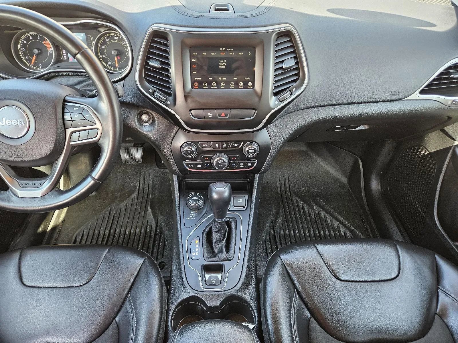 Used 2019 Jeep Cherokee Latitude Plus w/ Comfort/Convenience Group image 14