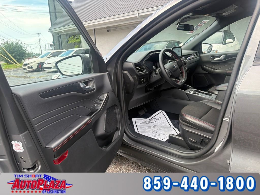 Used 2025 Ford Escape ST-Line AWD/4WD image 12