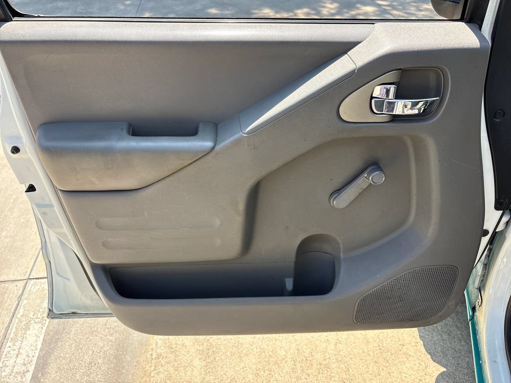 Used 2015 Nissan Frontier S RWD image 16