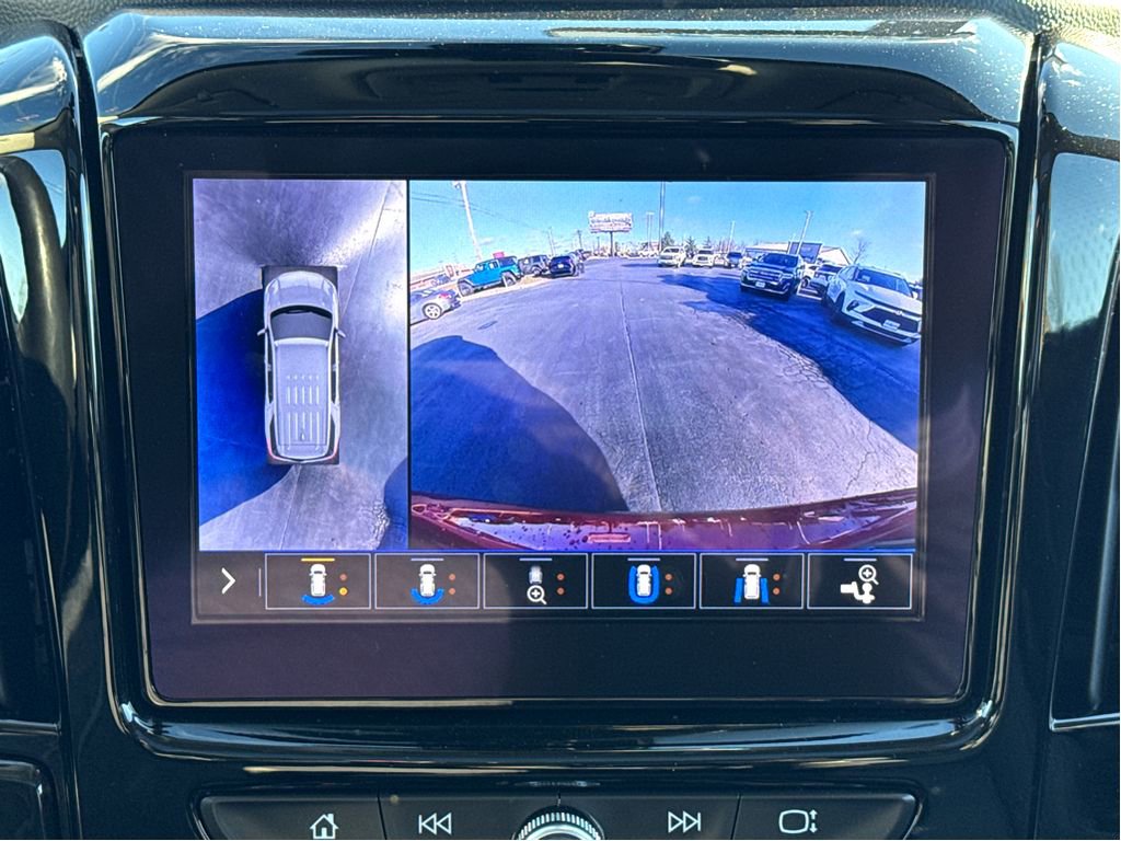 Used 2020 Chevrolet Traverse Premier image 21