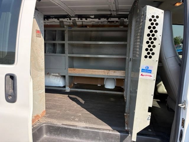 Used 2018 Chevrolet Express 3500 w/ Driver Convenience Package RWD image 27